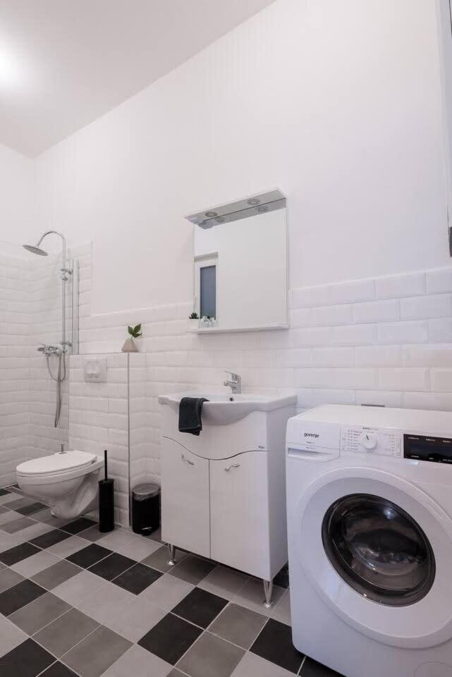 Central Brand New And Modern Apartment Budapest Eksteriør billede