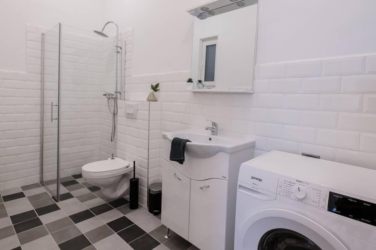 Central Brand New And Modern Apartment Budapest Eksteriør billede