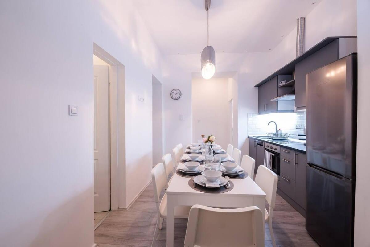 Central Brand New And Modern Apartment Budapest Eksteriør billede