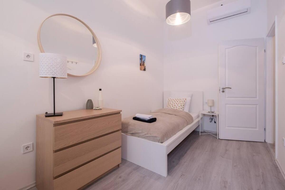 Central Brand New And Modern Apartment Budapest Eksteriør billede