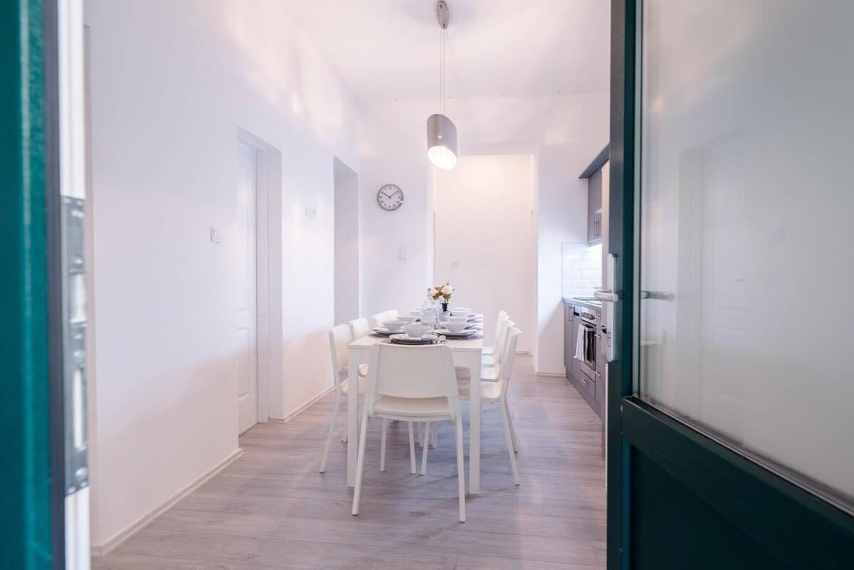Central Brand New And Modern Apartment Budapest Eksteriør billede