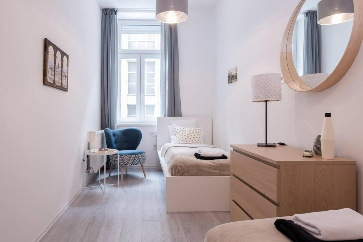 Central Brand New And Modern Apartment Budapest Eksteriør billede