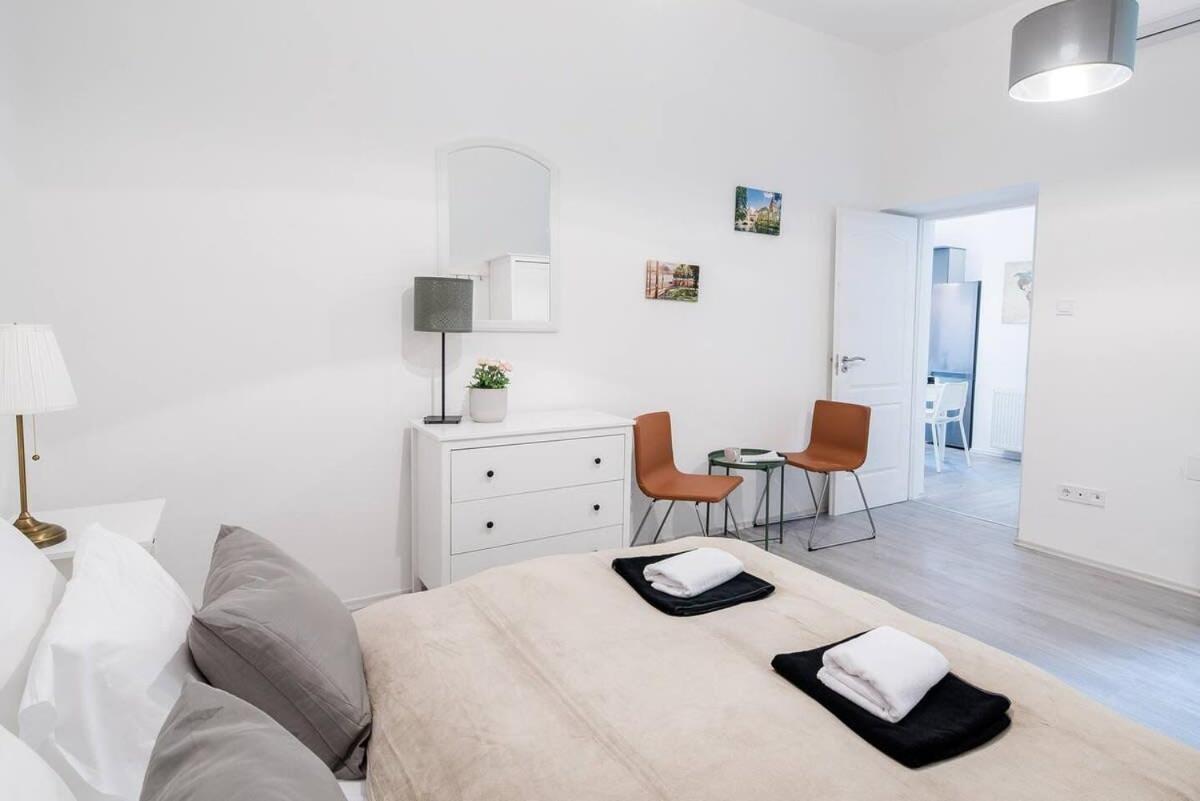 Central Brand New And Modern Apartment Budapest Eksteriør billede